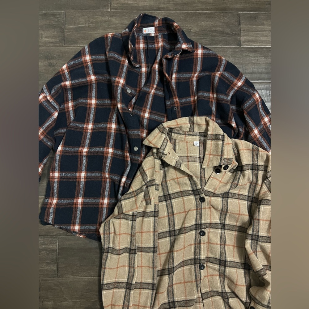 2 flannel Plaid Pattern Long Sleeves